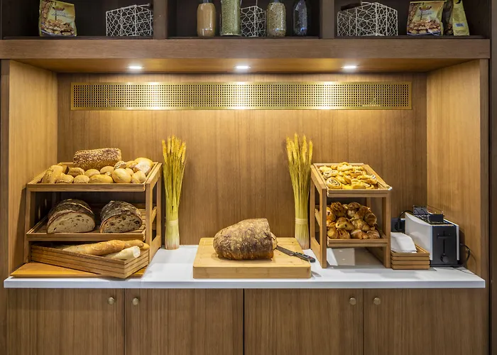 Fraser SuitesAirport Hotel